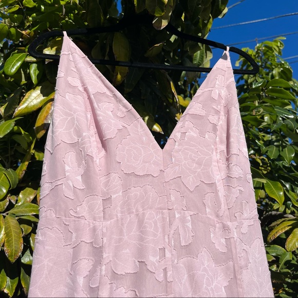 Fame and Partners pink floral textured sleeveless maxi dress - Picture 3 of 5